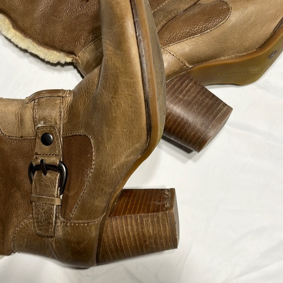 Gianni‎ Bini Brown Heeled Boots with Fur Trim - Picture 6 of 11
